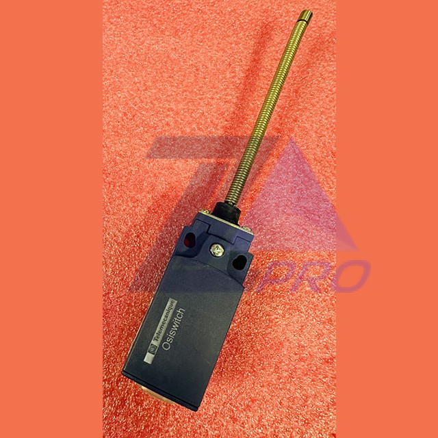 Выключатель контроля входной площадки с винтовой пружиной XCKN2108P20C Telemecanique