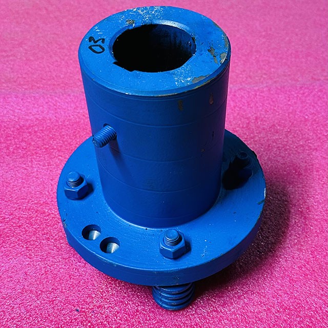 Полумуфта моторная D=55мм L=201мм 4 пальца 0471.22.04.000-03 МЛЗ