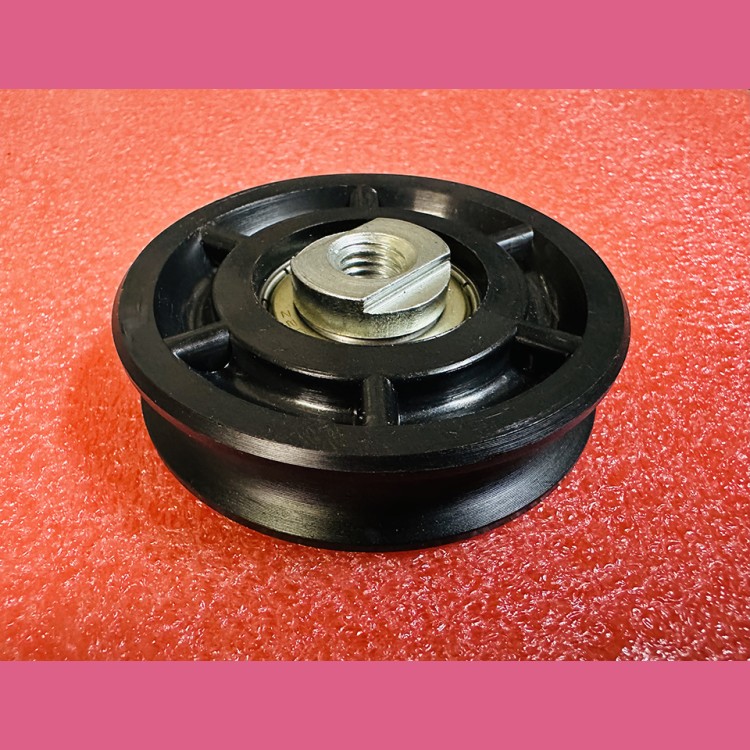 Ролик D-70 мм нижний с втулкой 366В.06.06.120 КМЗ