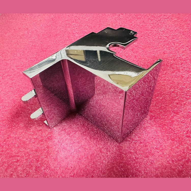 Угловое крепление (декоративная вставка) плинтуса хромированное FAA459AX4 Otis