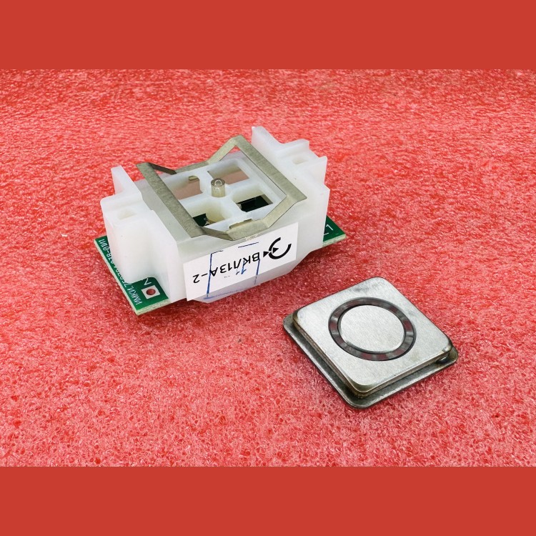 Модуль кнопочный квадратный красная подсветка  "без символов" ШК6000 ВКЛ13А-2 ДС730835647.1