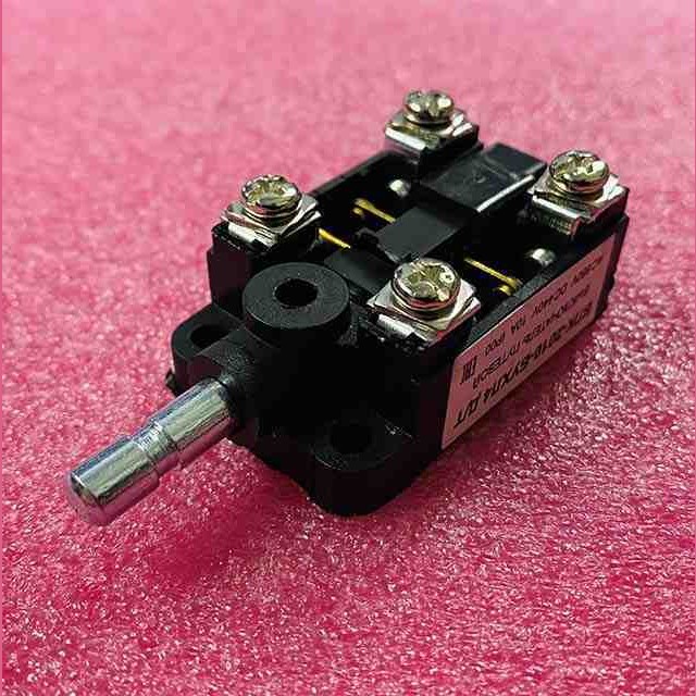 Выключатель путевой концевой ВПК-2010 БУХЛ4 (без корпуса, удлиненный толкатель, производство Китай)