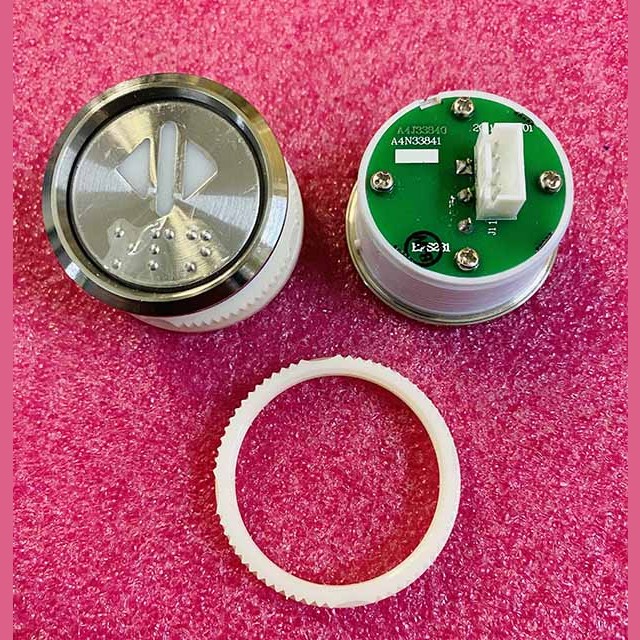 Кнопка "<I>" (с шрифтом Брайля, белая круговая подсветка, тип BAS231) A4N33841 Otis