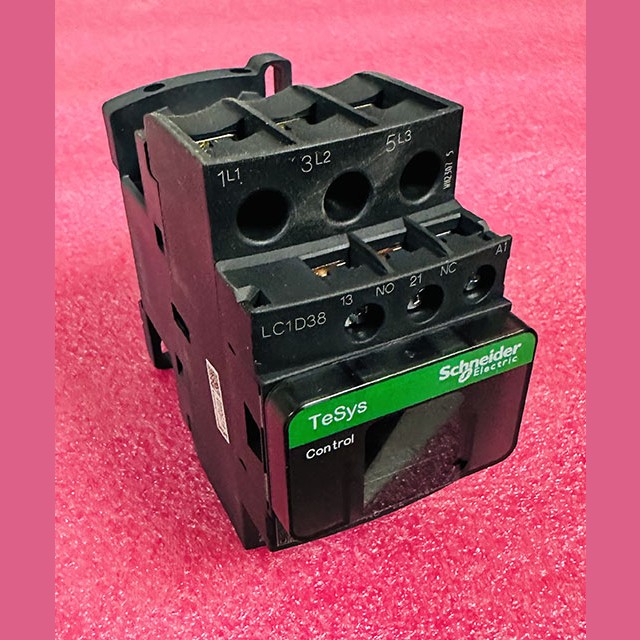 Контактор Tesys 110V 18,5kW 38A LC1D38F7C Schneider Electric