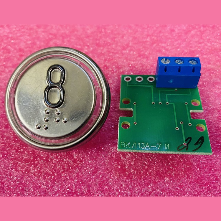 Модуль кнопочный 8 (выдавленная надпись, код Брайля, разъем под винт) ВКЛ13А-7И ИМКИ.758724.110 ЩЛЗ