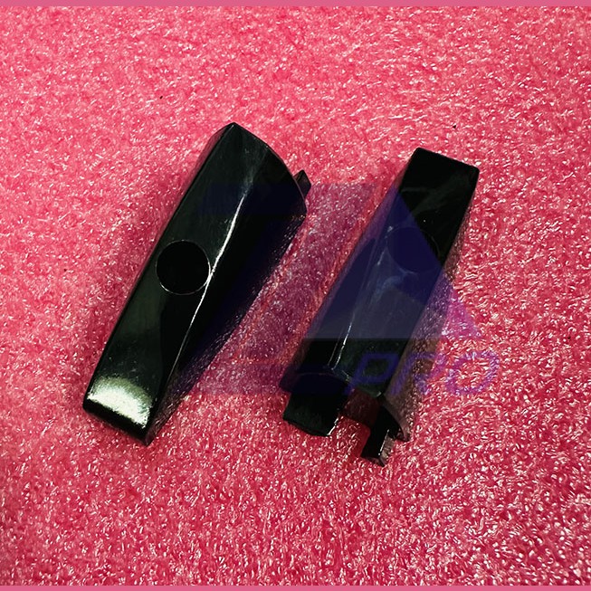 Торцевой наконечник левый однорядной щетки UR/OR-PA 6.6 KM5062471 Kone