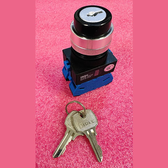 Выключатель ключевой 2NO автовозврат (ключевина пуска эскалатора) ASW 0335 IDEC