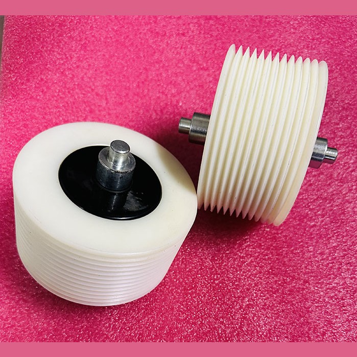 Ролик прижимного ремня поручня эскалатора D-111mm W-60mm 1709757200 17090663 ThyssenKrupp