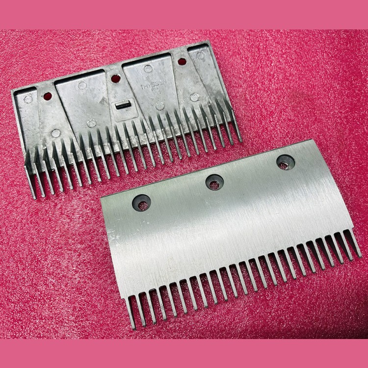 Гребенка эскалатора W=203 мм H=115 мм 24 зуба (3 крепежных отверстия) Thyssen Velino