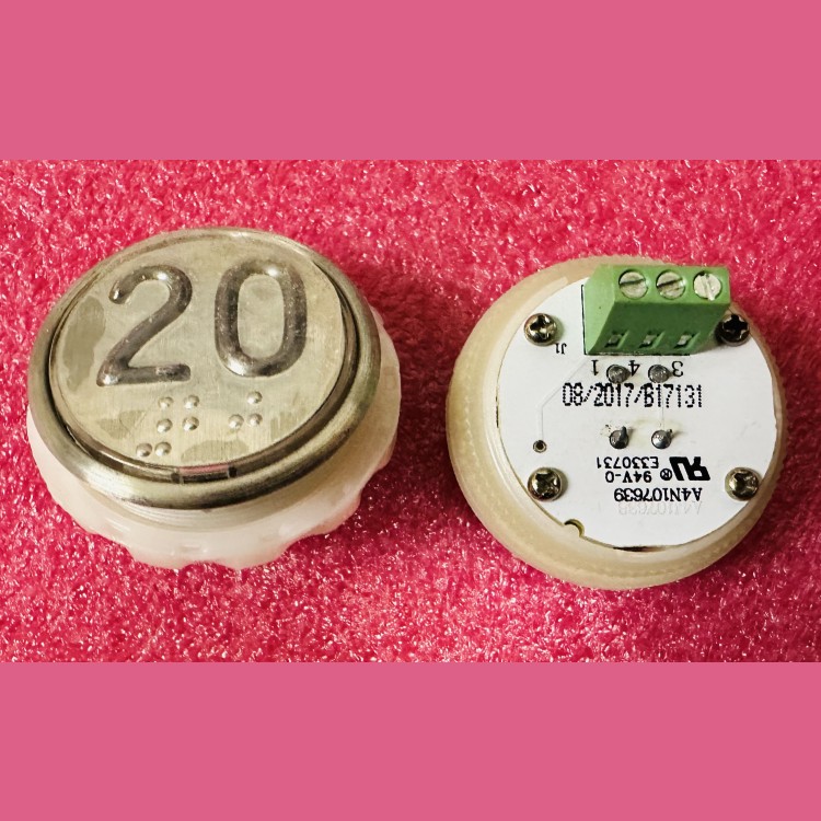 Кнопочный модуль с шрифтом Брайля 20 разъём под винт A4N107639 MA2D04-D-R-20 ЩЛЗ КМЗ