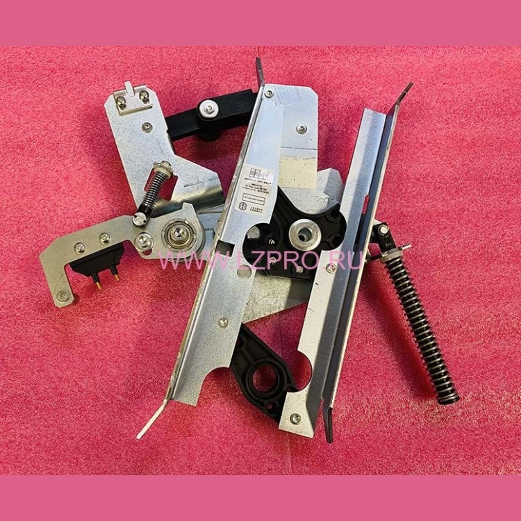 Отводка механическая двери кабины AMDC-R1/R5 MonoSpace правая L=300мм KM900650G13 Kone