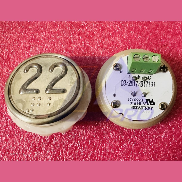 Кнопочный модуль с шрифтом Брайля 22 разъём под винт A4N107639 MA2D04-D-R-22 ЩЛЗ КМЗ