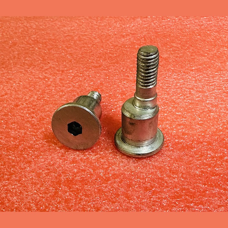 Винт эксцентриковый замка дверей шахты Otis