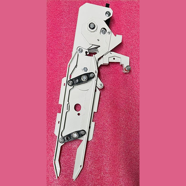 Отводка дверей кабины левая 0411Е.23.10.060ПИК-01 ЩЛЗ