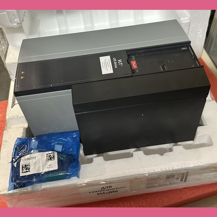 Преобразователь частоты 11 кВт SH-302 для лифтов с синхронными двиг. SH-302P11 Danfoss