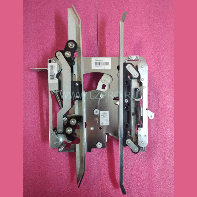 Отводка левая для привода AMDC-R1/R5 длина лыжи NH=500mm KM602673G05 Kone