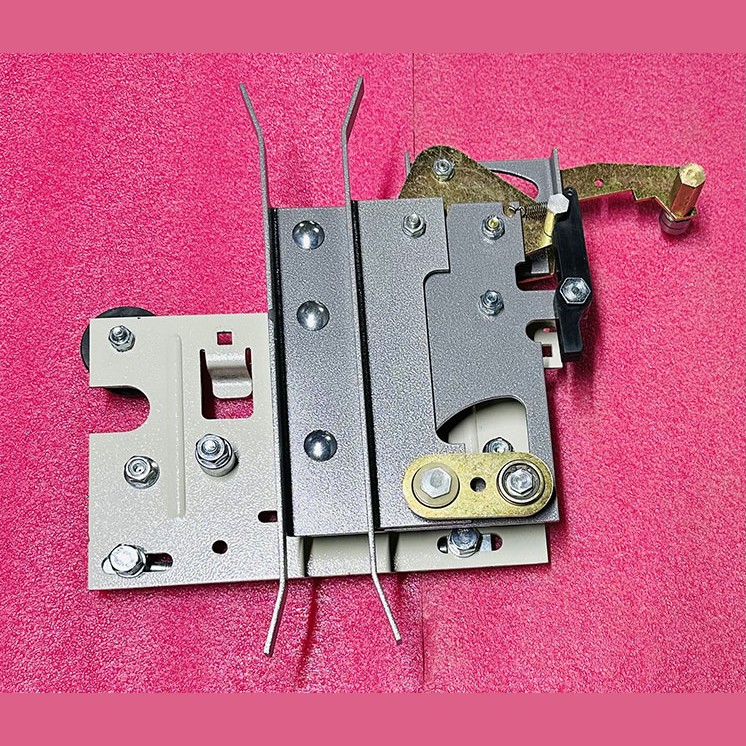 Отводка дверей кабины с кареткой левая проем 650-800мм 0411Е.03.10.020 Wellmaks ЩЛЗ