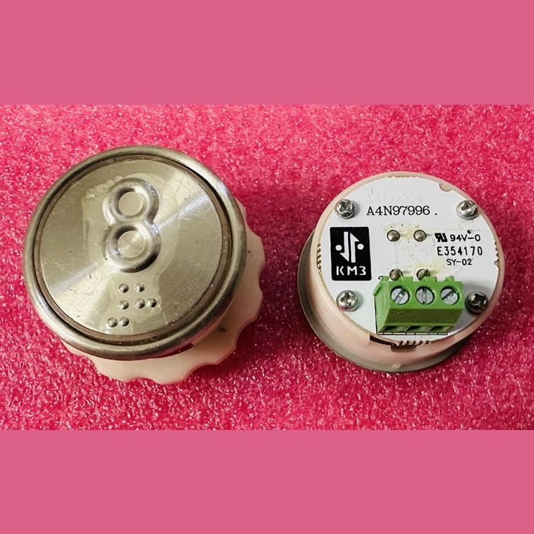 Кнопочный модуль с шрифтом Брайля "8" разъём под винт A4N97996 MA2D04-D-R-08 КМЗ