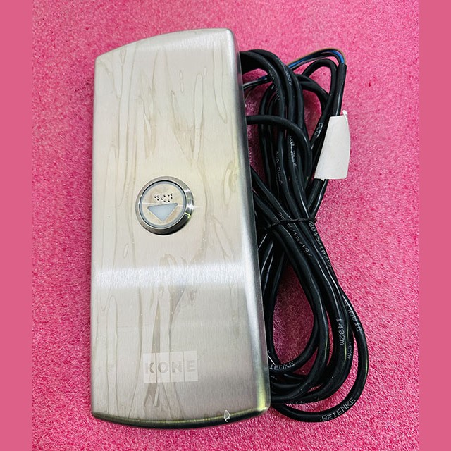 Вызывной пост однокнопочный "стрелка" с шрифтом Брайля KM1372990 Kone