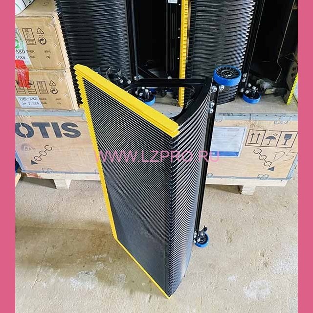 Ступень эскалатора 1000 мм (пластиковые желтые демаркационные линии с 3х сторон)   XAA26145M13 Xizi Otis