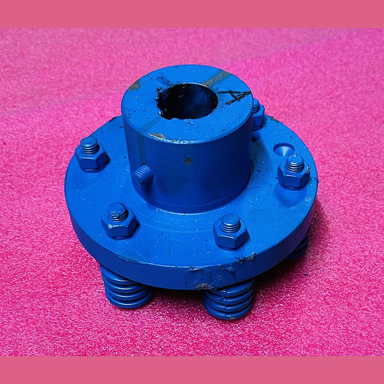 Полумуфта моторная d=38мм D=176мм L=125мм 6 пальцев 0463Б.02.04.000А МЛЗ