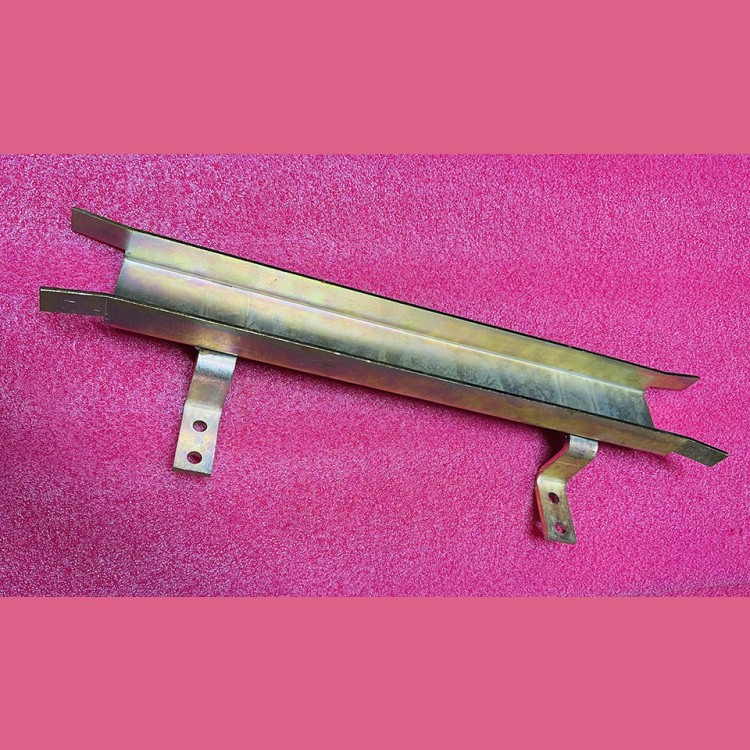 Отводка двери кабины правая РВ0463Б.03.15.260 МЛЗ