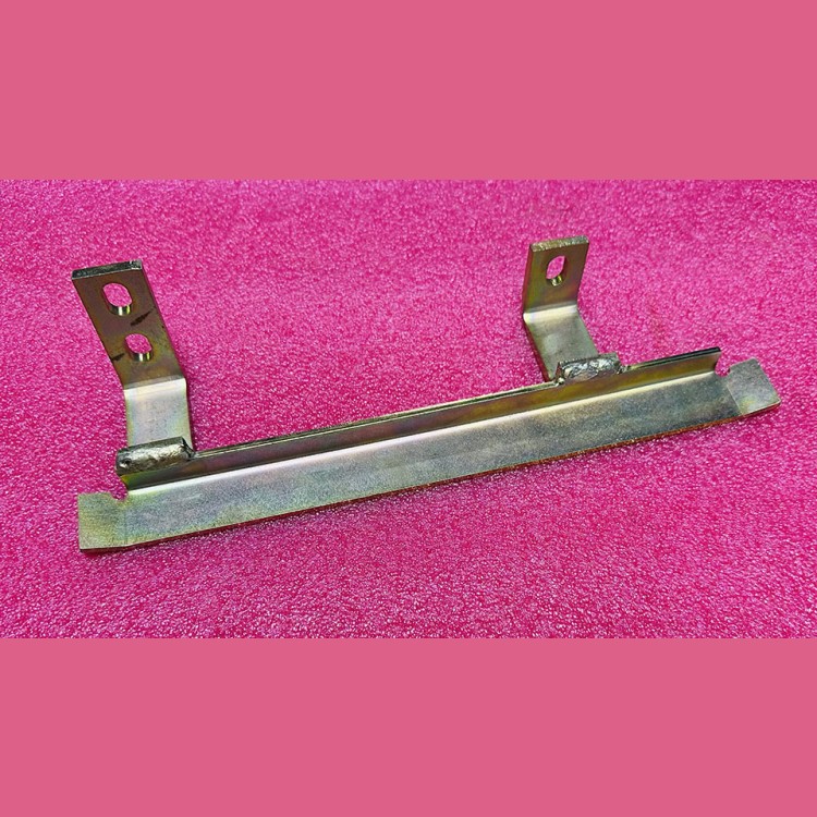 Отводка (щека) неподвижная левая 0411.03.15.270-01 МЛЗ