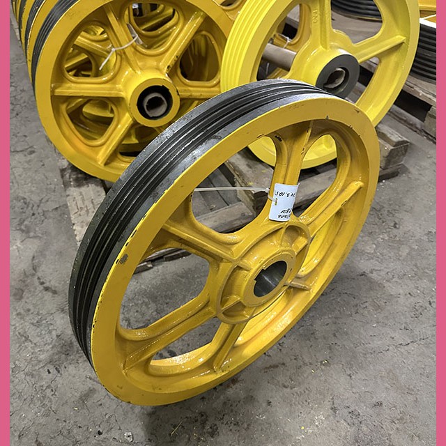 Шкив канатоведущий (620 мм, канаты 3x10 мм) ZAA260A4 13VTR