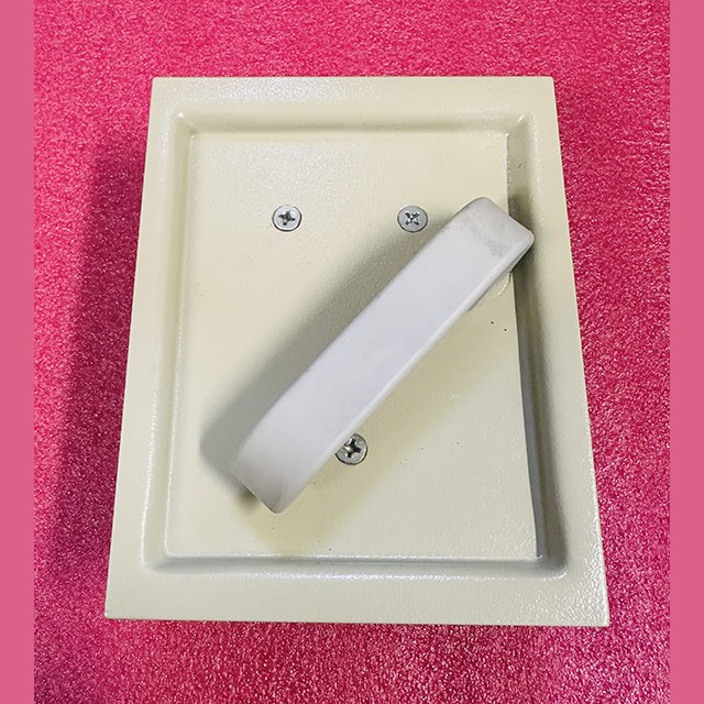 Устройство запирающее дверей шахты левое (одна ручка, без тяг) 0505П.06.00.000Б ЩЛЗ