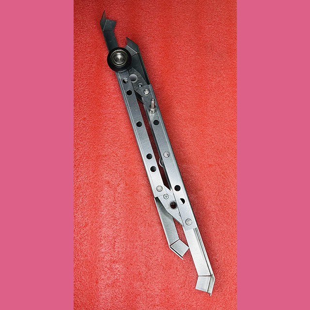 Отводка двери кабины центральное/левое открывание 1762.02.00.00-01 СБ МЭЛ