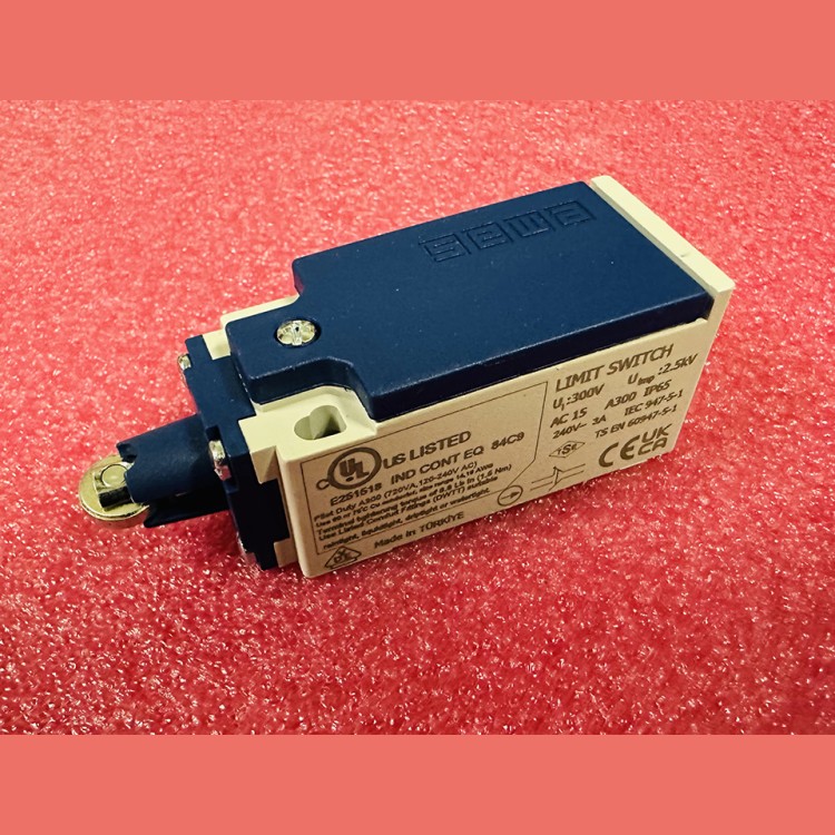 Концевой выключатель Ф11мм 1НО+1НЗ L5K13MUM331 Emas